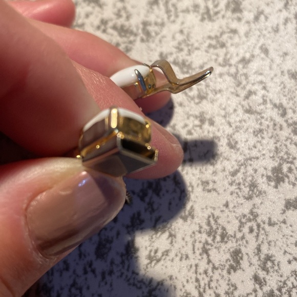 Vintage white glass and AB rhinestone bracelet - Picture 7 of 7